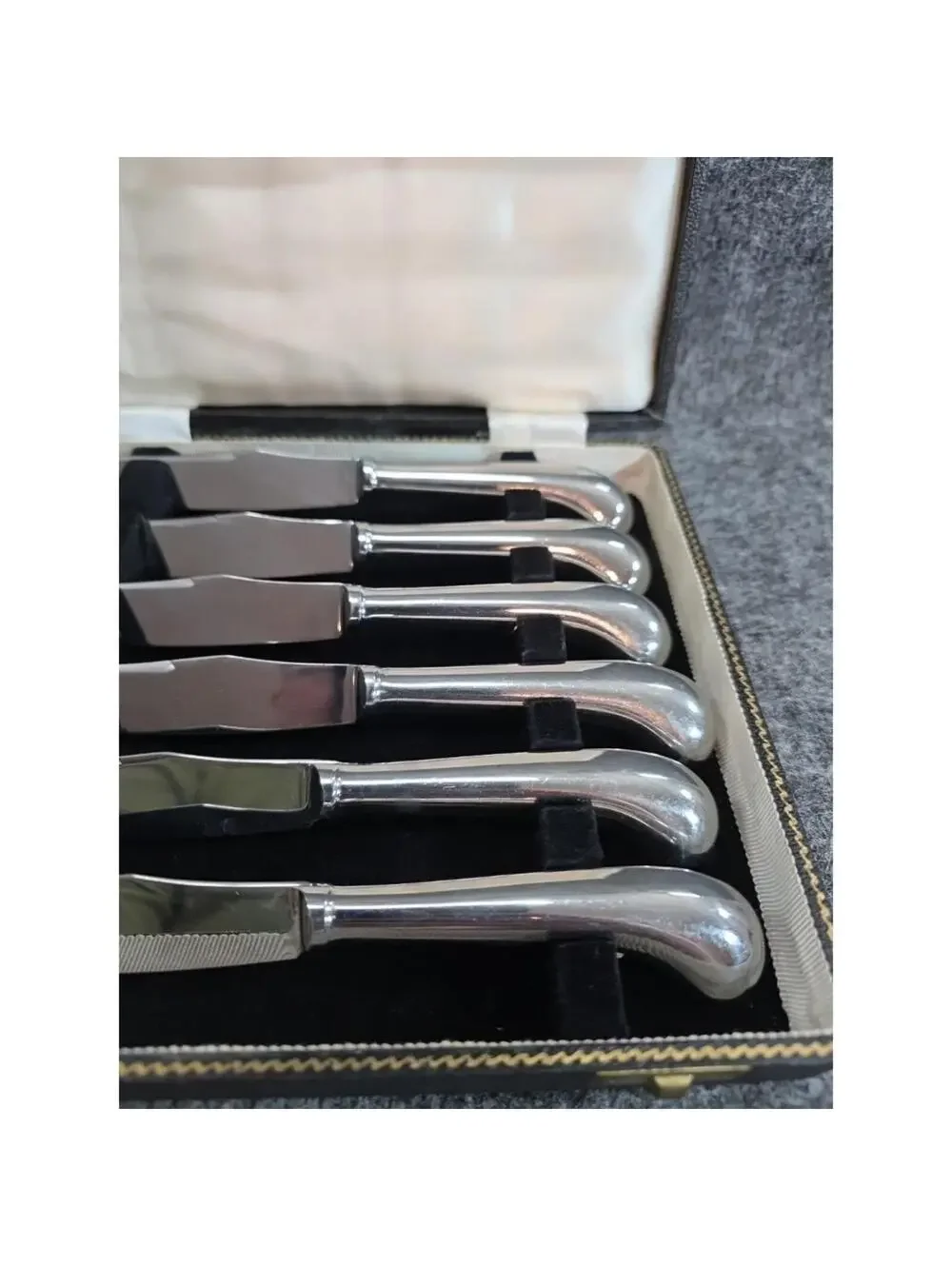 SAKS FIFTH AVENUE SET6 KNIVES GODINGER Stainless Case Utensils w Case